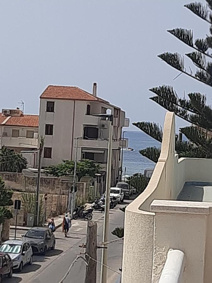 Brezza Di Mare Apartment Punta Secca Exterior foto