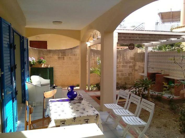 Brezza Di Mare Apartment Punta Secca Exterior foto